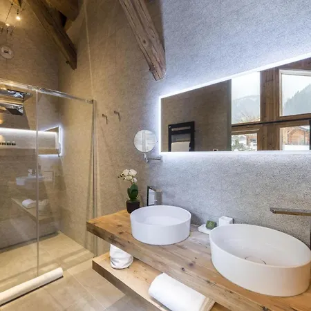 Chalet Zell: A Scenic Retreat By The Lake Apartment