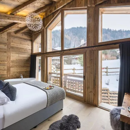 Chalet Zell: A Scenic Retreat By The Lake *