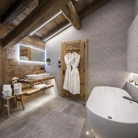 Chalet Zell: A Scenic Retreat By The Lake Apartment *